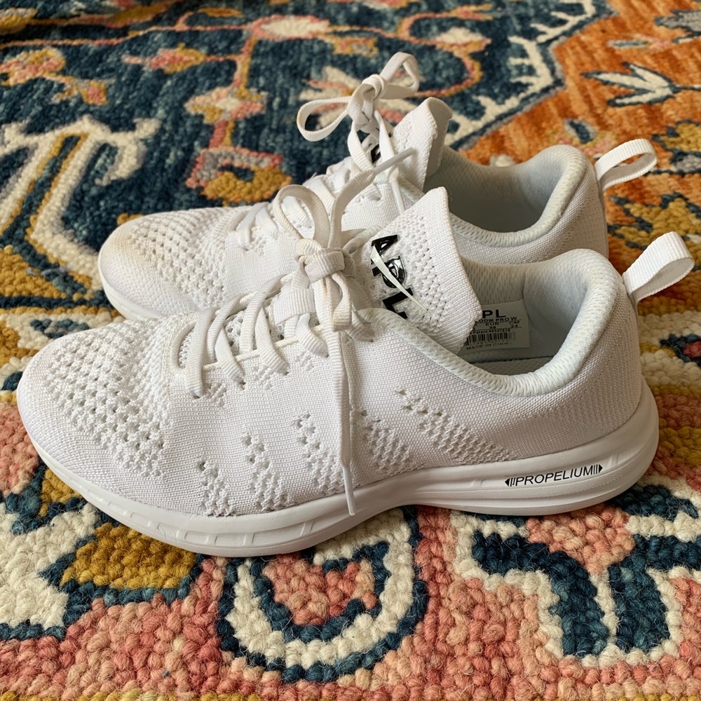 APL Techloom Pro Women’s Shoes (Size 7.5)